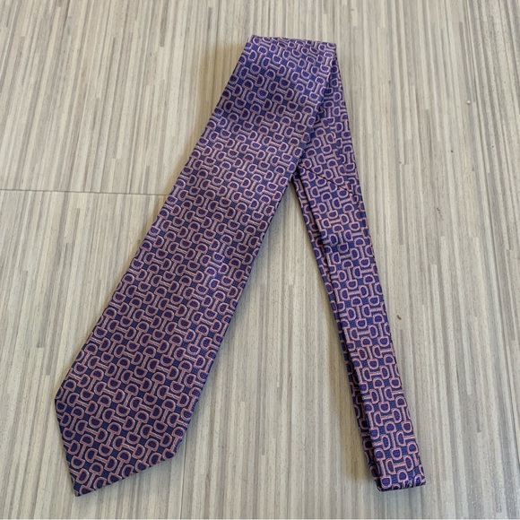 Authentic Gucci Silk Tie in Lavender & Pink EUC - Picture 2 of 7